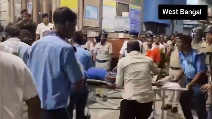 Kolkata Durga Puja Pandal Stampede: 17 Dead, Several Injured; PM Announces Ex-Gratia