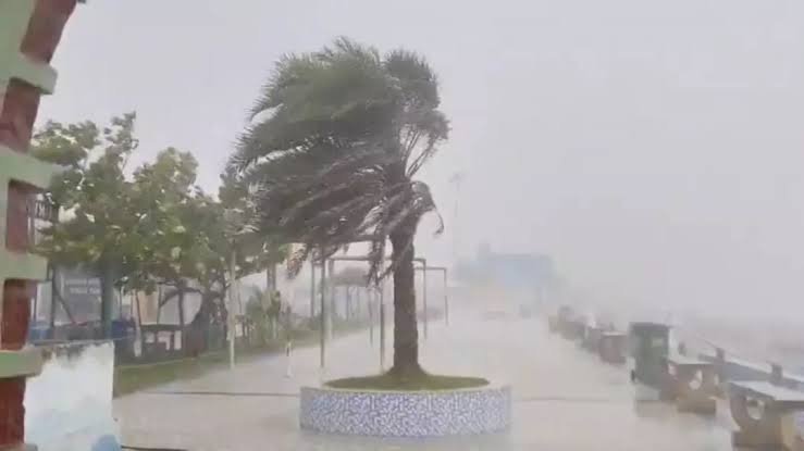 Cyclone Alert for Odisha: Bay of Bengal System May Approach Coast by October 28; Government Steps Up Preparedness