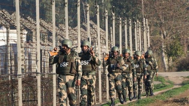 BSF Apprehends Four Pakistani Fishermen in Gujarat’s Sir Creek, Seizes Boat